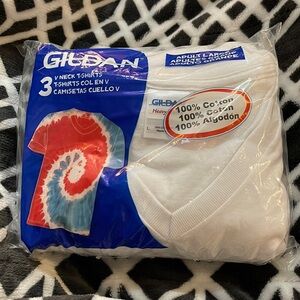 New Gildan 3 pack vneck tshirt L